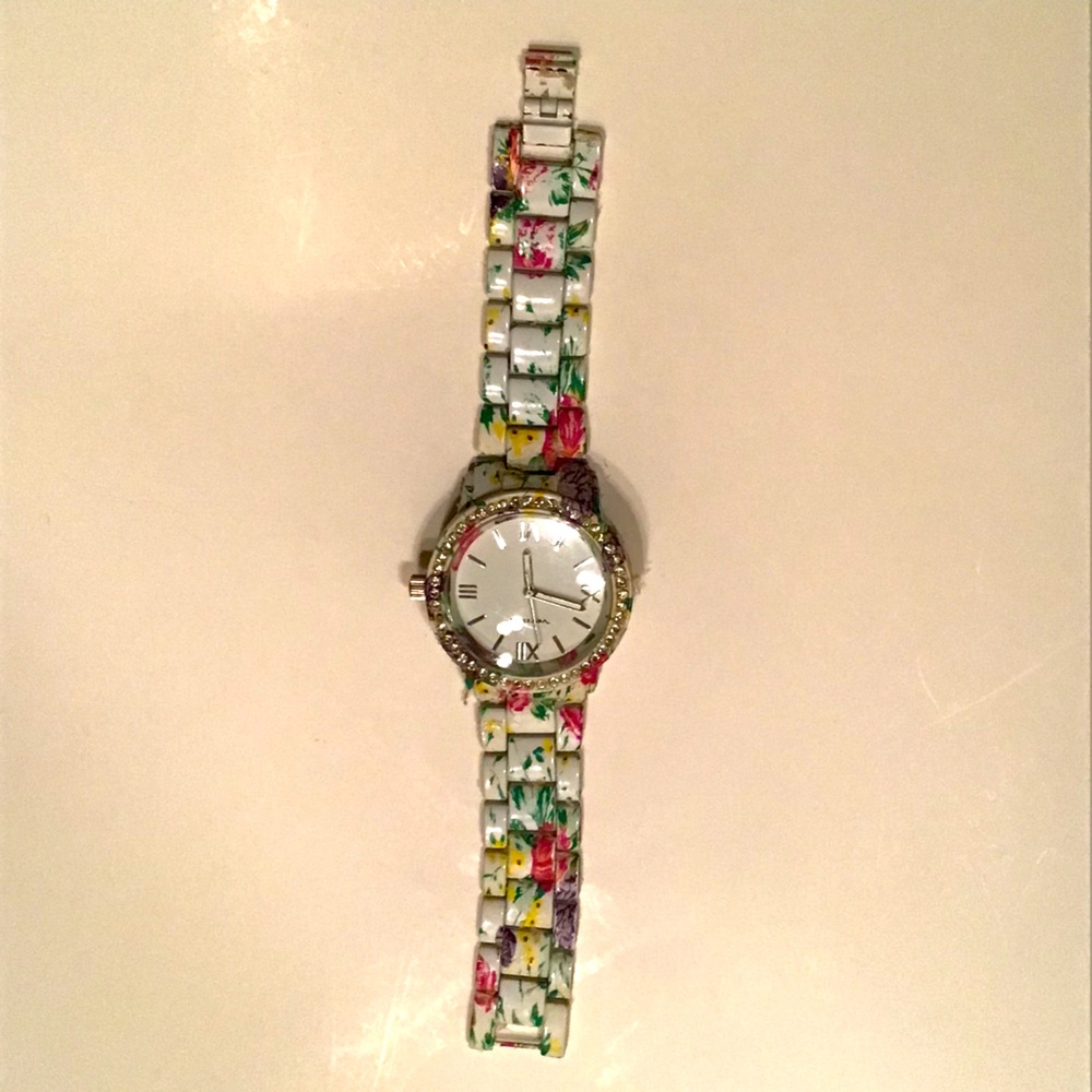 ## Vintage Floral Rhinestone Watch